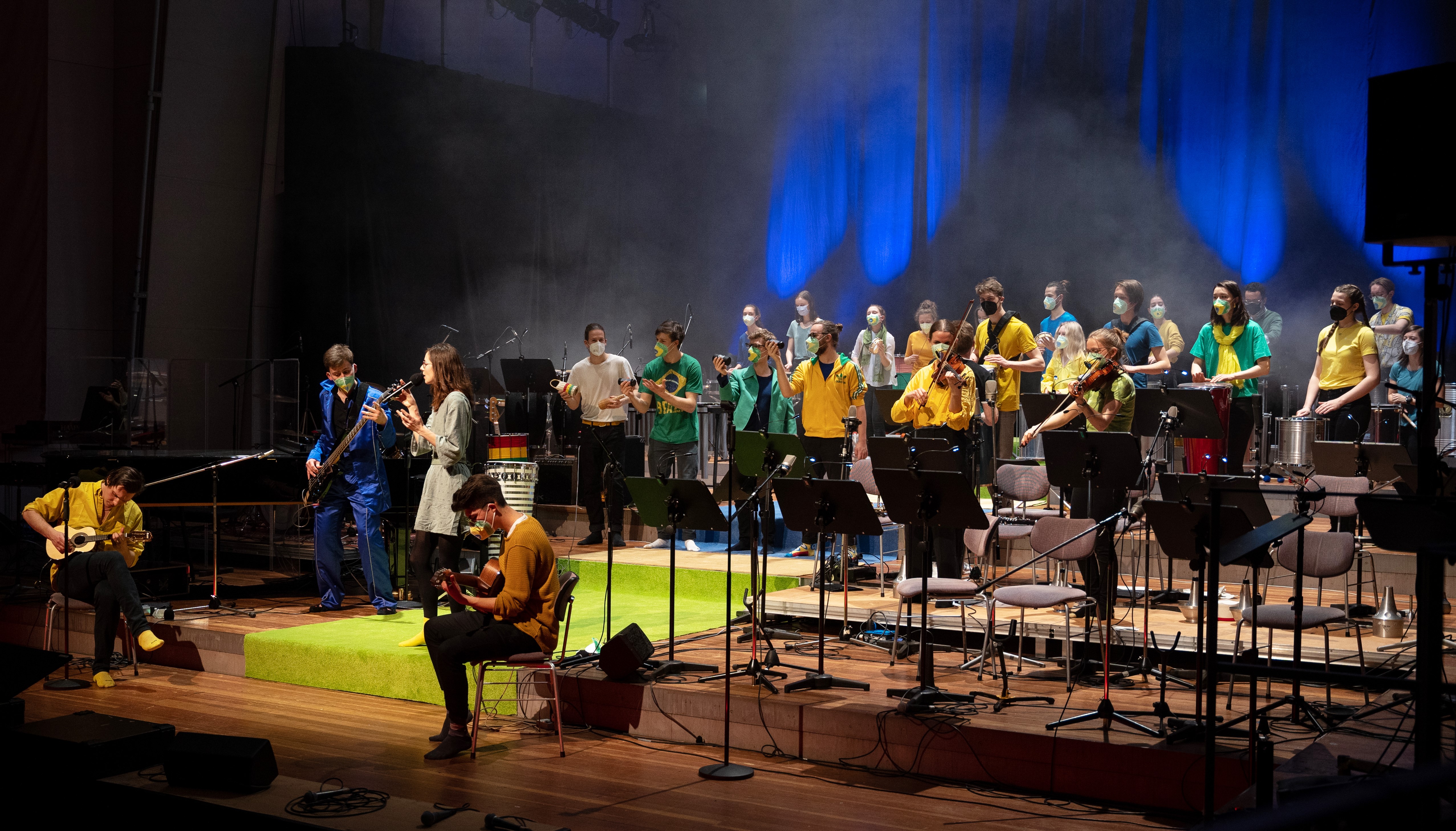 BrazilianBeatz am 6. Februar 2022 beim brasilianischen Musikfest "Viva o Brasil" im Großen Konzertsaal der Musikhochschule Lübeck (© Maximilian Busch)